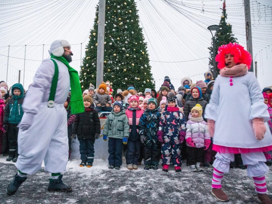 Открытки ура последний звонок. Последний звонок поздравление. Мой последний праздник. Мой последний праздник. Риа новости празднование последнего звонка в москве.